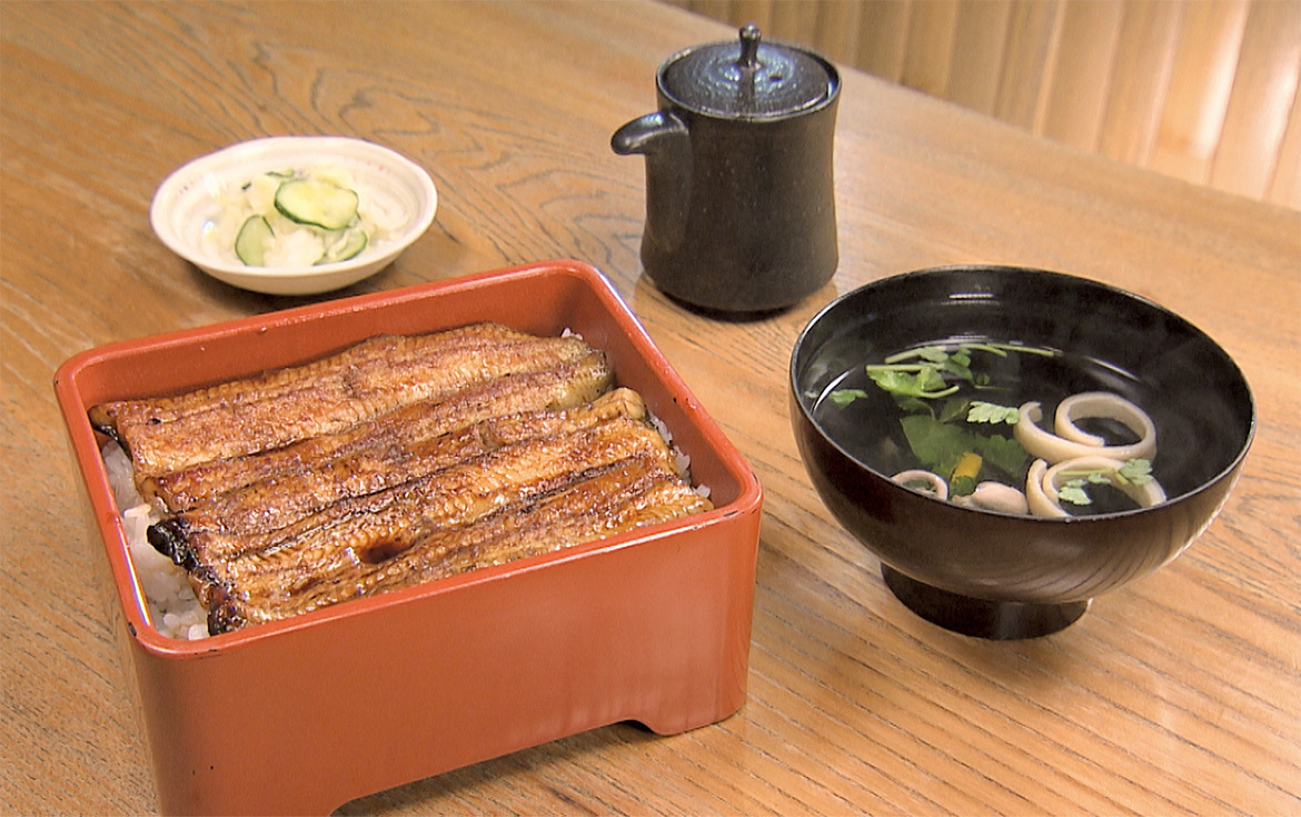 写真は「うな重 松」（5400円）