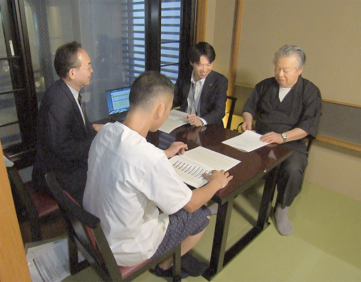 業績報告会を開催。限界利益率はここ10年間70％前後で推移している